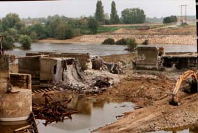 Photo Maisons rouge dam destruction